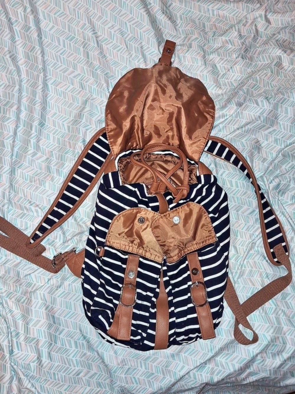Striped Backpack - Picture 4 of 5